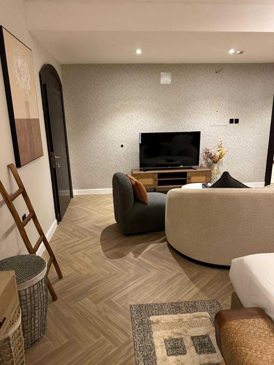 ال متعب سويتس المرسلات Aparthotel Riyadh Bagian luar foto