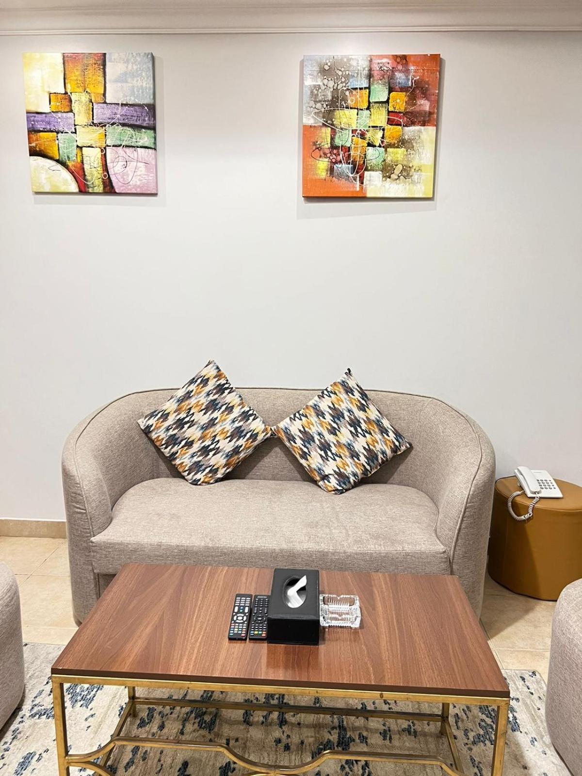 ال متعب سويتس المرسلات Aparthotel Riyadh Bagian luar foto