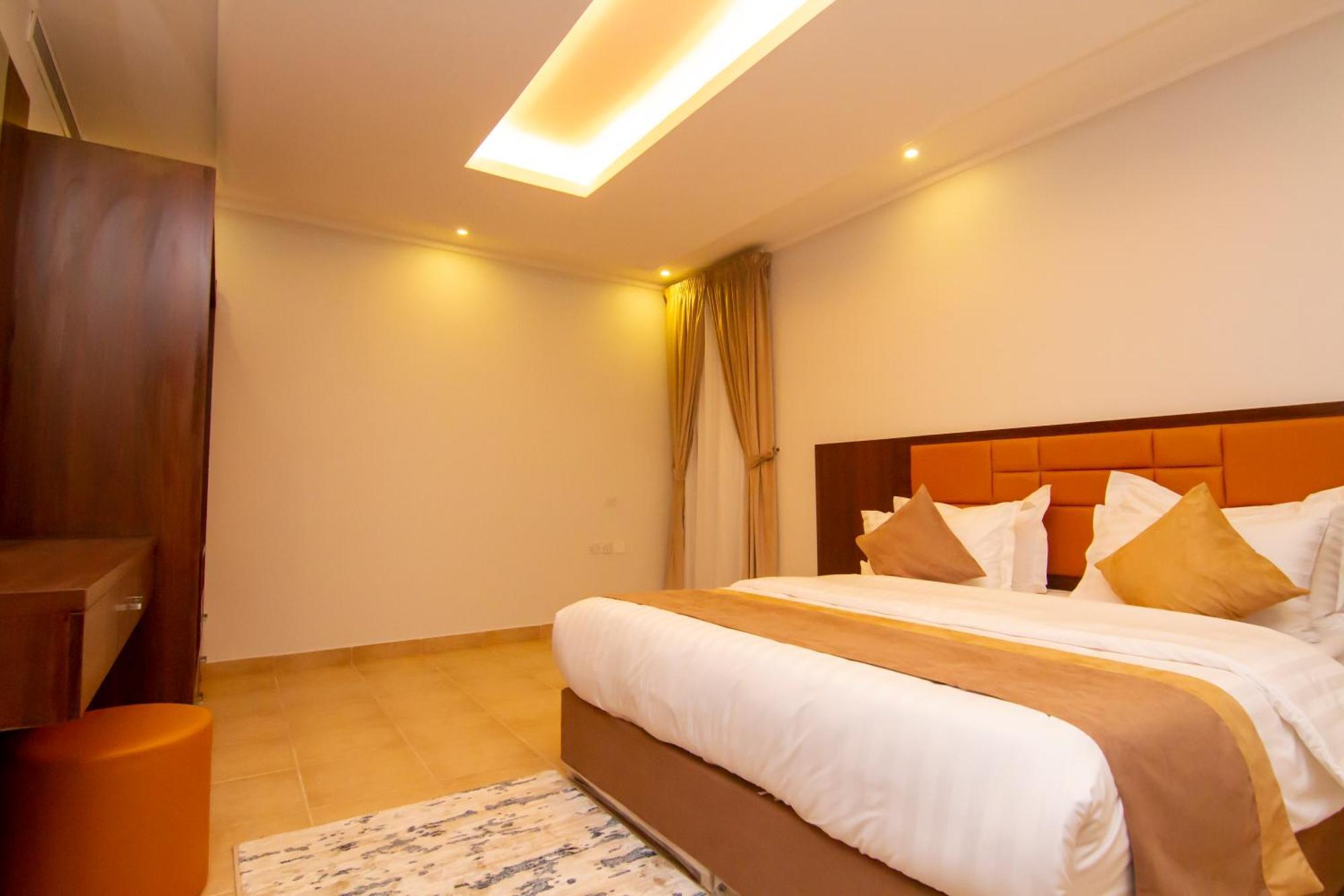 ال متعب سويتس المرسلات Aparthotel Riyadh Bagian luar foto