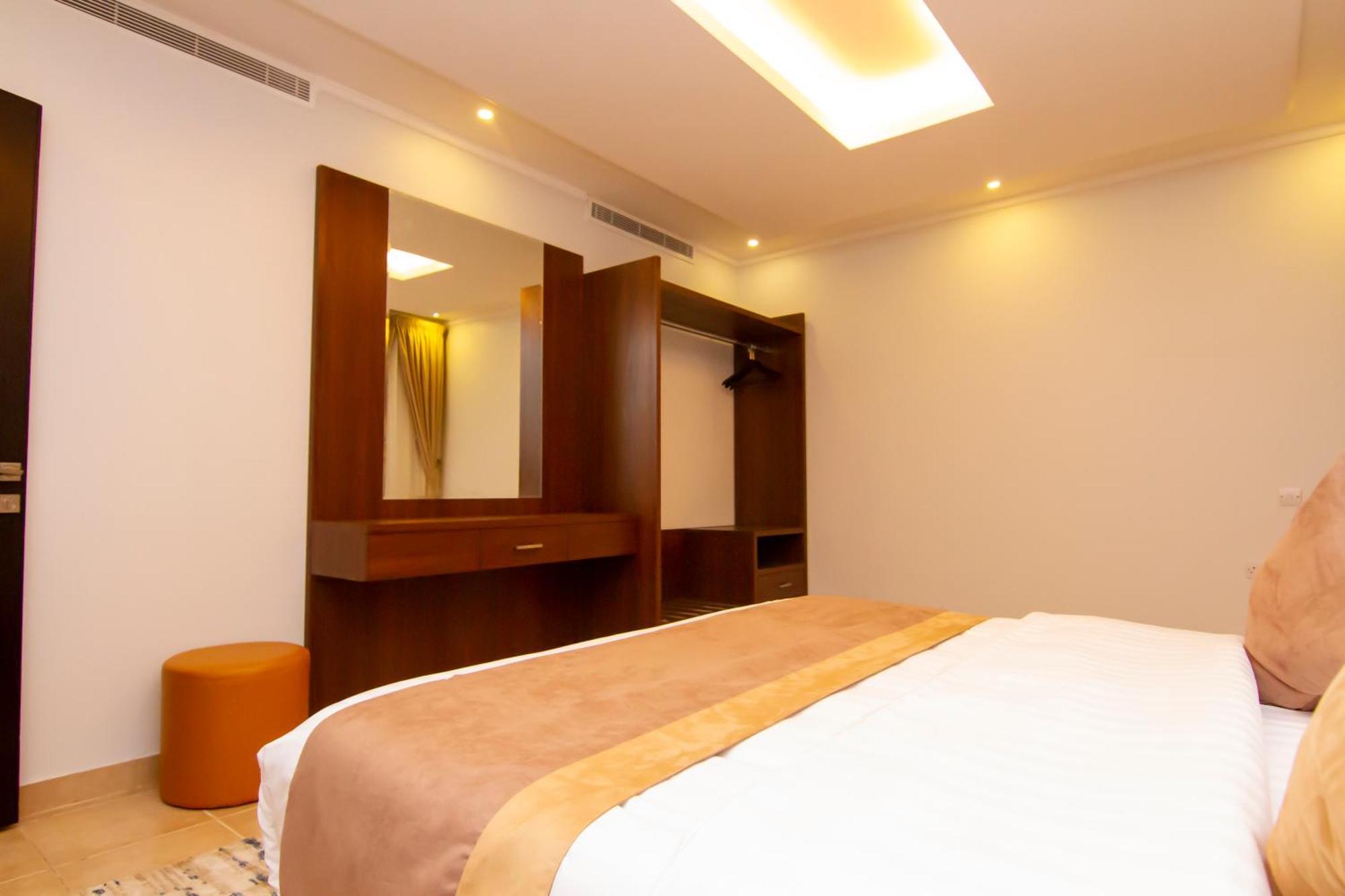 ال متعب سويتس المرسلات Aparthotel Riyadh Bagian luar foto