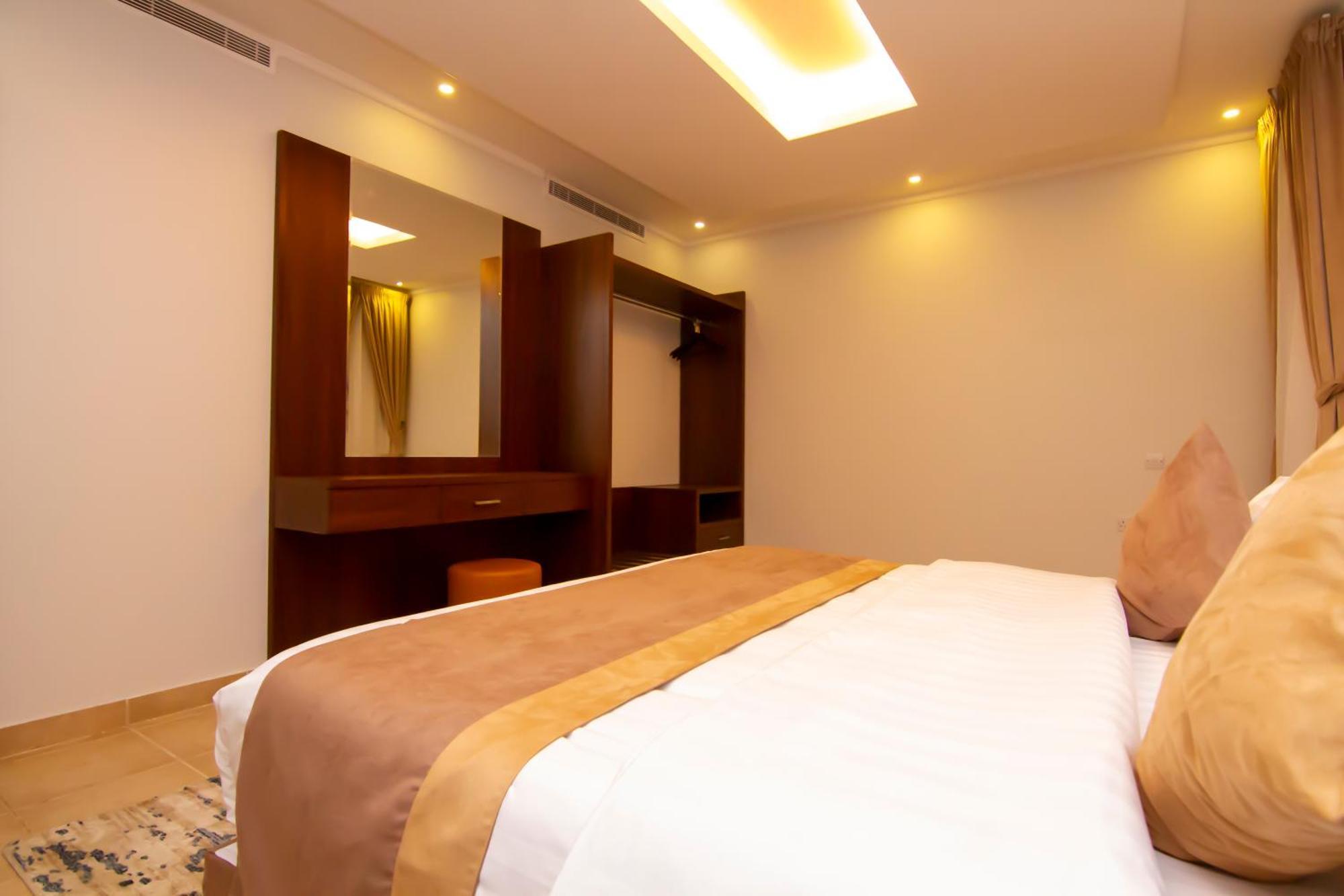 ال متعب سويتس المرسلات Aparthotel Riyadh Bagian luar foto