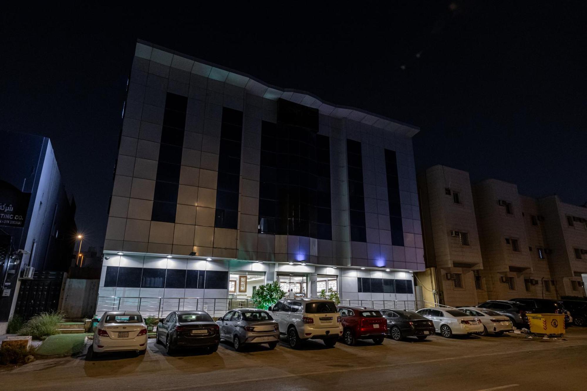 ال متعب سويتس المرسلات Aparthotel Riyadh Bagian luar foto