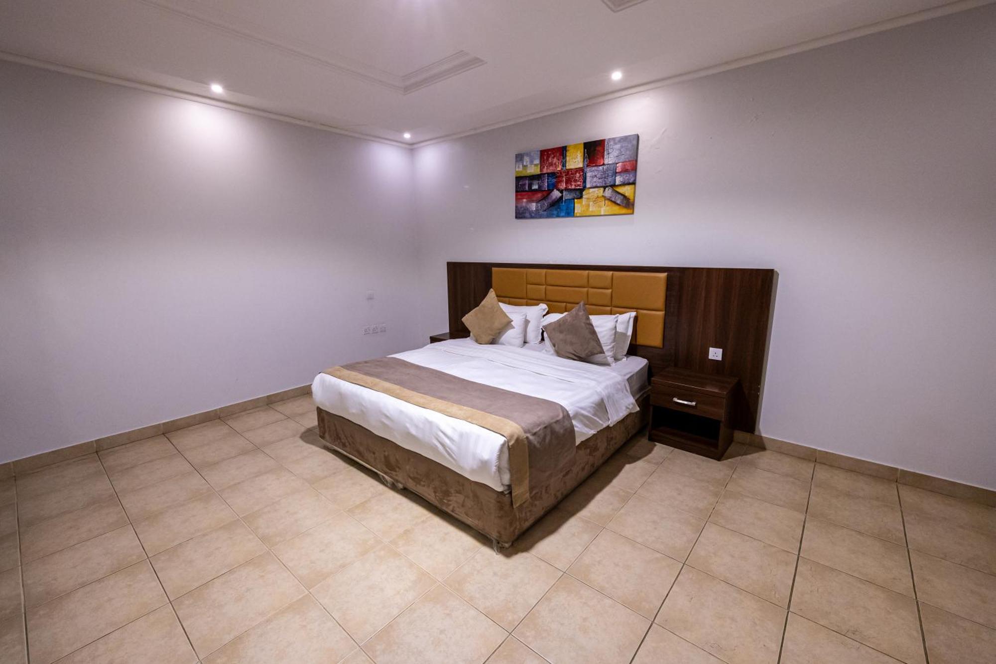 ال متعب سويتس المرسلات Aparthotel Riyadh Bagian luar foto