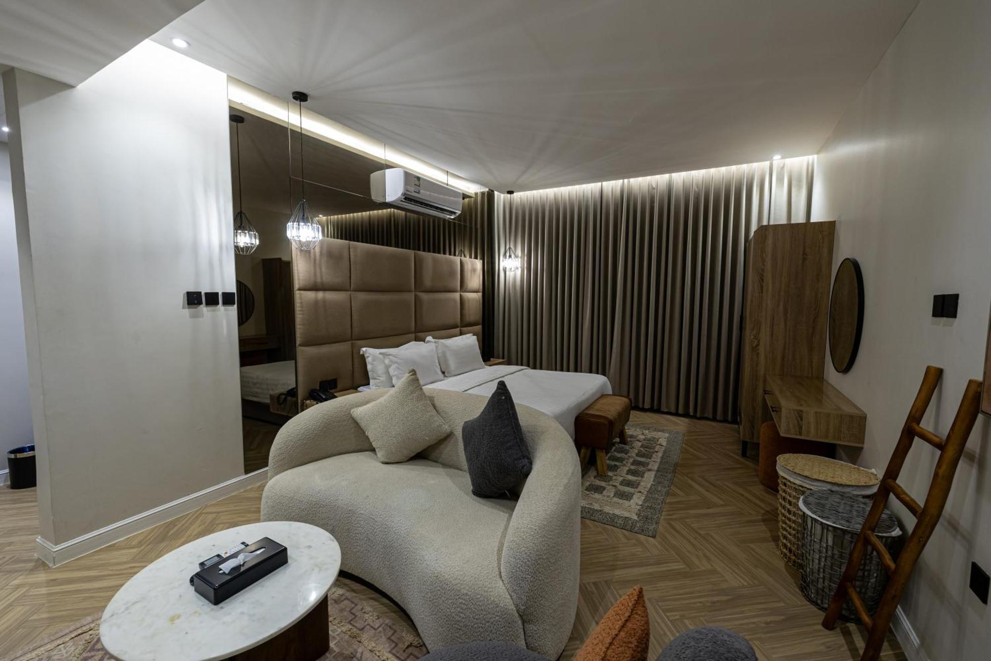 ال متعب سويتس المرسلات Aparthotel Riyadh Bagian luar foto