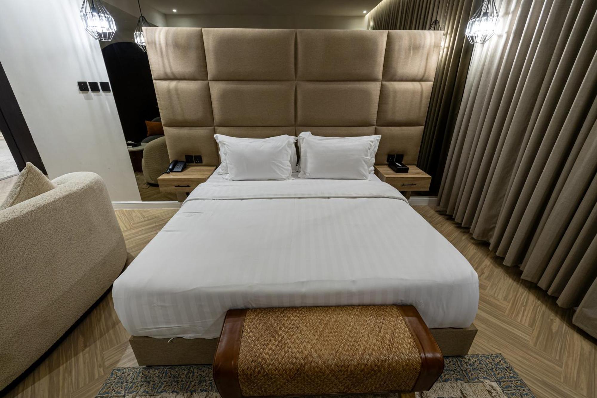 ال متعب سويتس المرسلات Aparthotel Riyadh Bagian luar foto